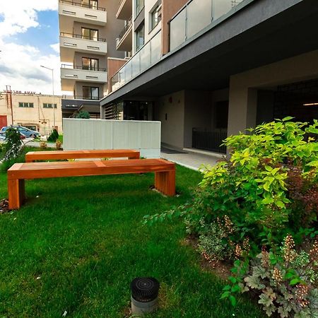 Brown Bear Apt. Boho Style Bedroom W/ City View & Free Parking Braşov Buitenkant foto