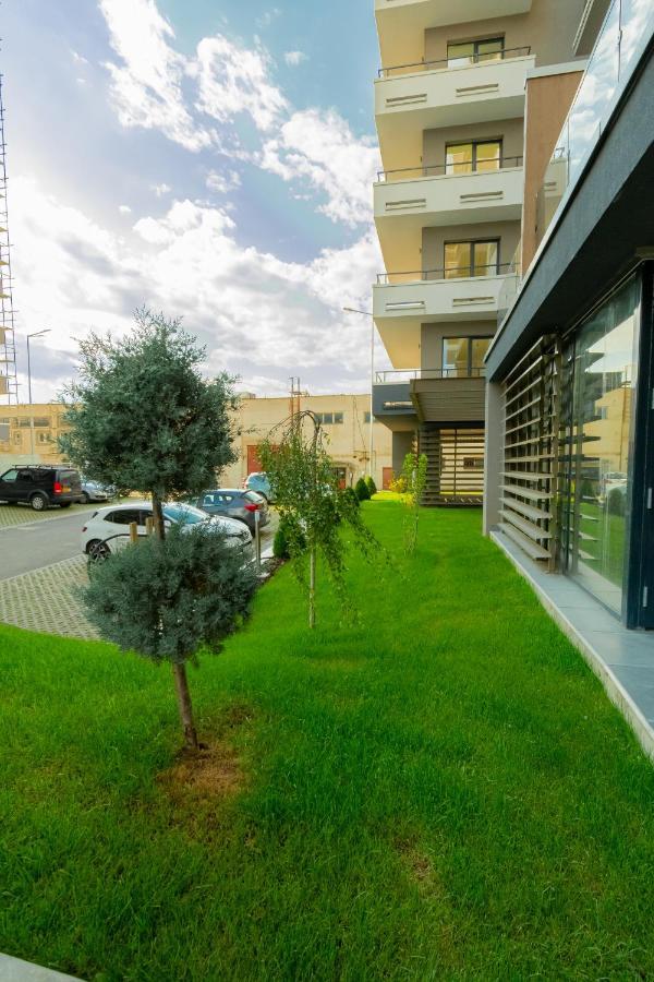 Brown Bear Apt. Boho Style Bedroom W/ City View & Free Parking Braşov Buitenkant foto