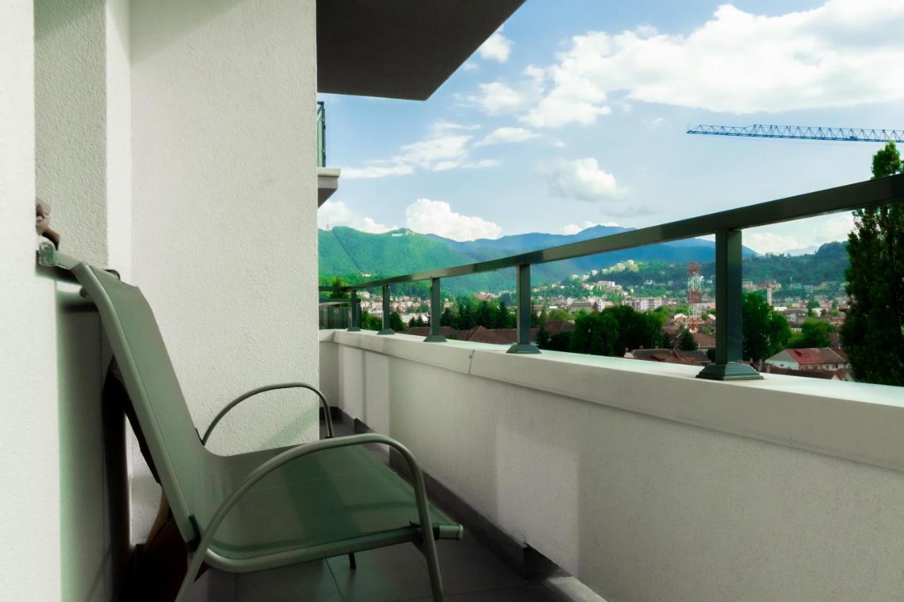 Brown Bear Apt. Boho Style Bedroom W/ City View & Free Parking Braşov Buitenkant foto