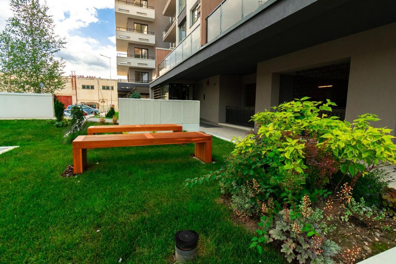 Brown Bear Apt. Boho Style Bedroom W/ City View & Free Parking Braşov Buitenkant foto